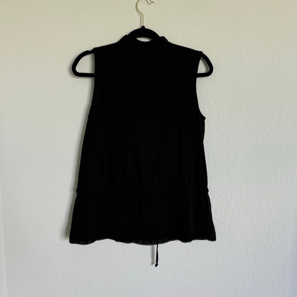 Charter Club Sleeveless Top with Embroidery in Front. Size M - Picture 2 of 8